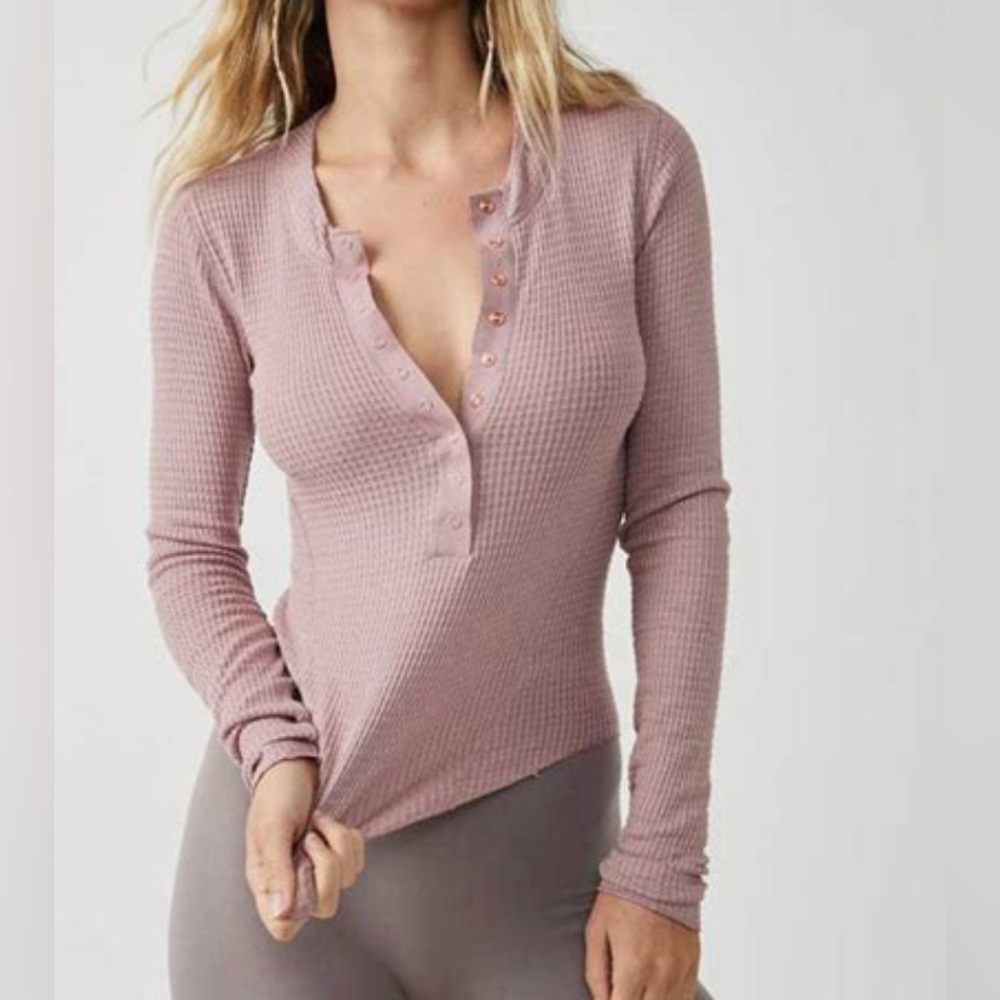 Free People XS thermal, rose gold snaps, pale pink
